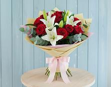 Букет цветов из:  Лилии и Розы в Самусе