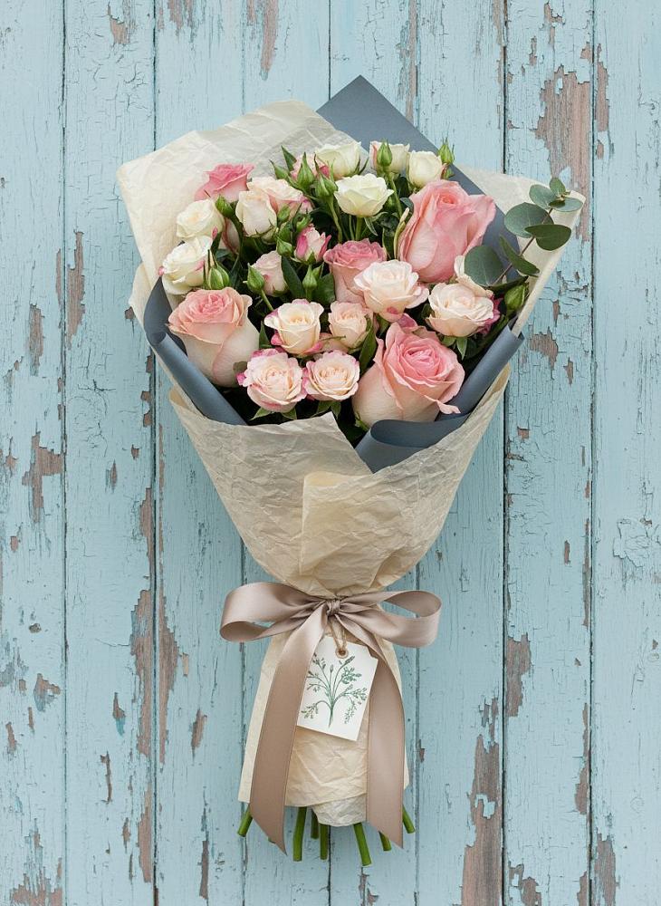 Букет цветов из: Розы в Самусе