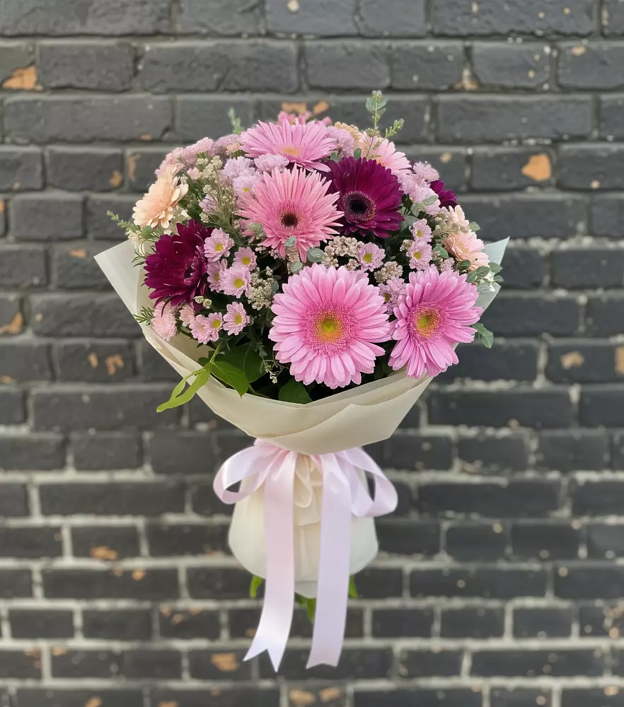 Букет цветов из: Герберы и Хризантемы в Самусе