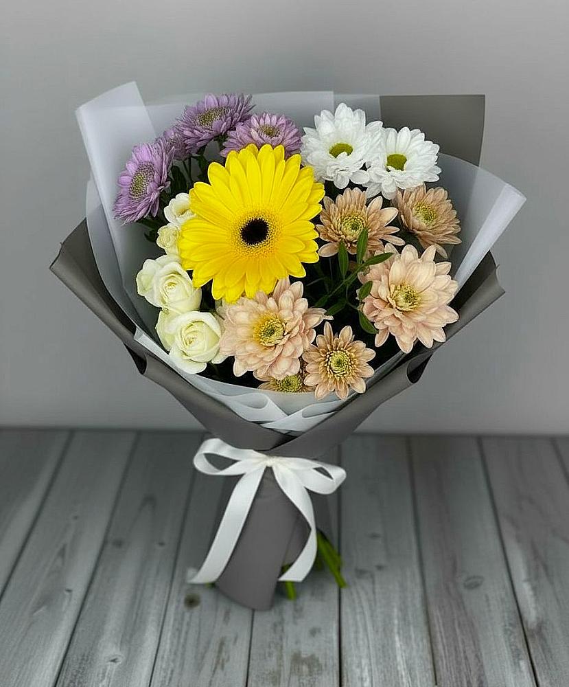 Букет цветов из: Розы, Герберы и Хризантемы в Самусе