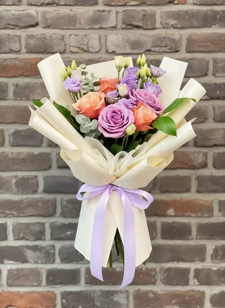 Букет цветов из: Лизиантусы и Розы в Самусе