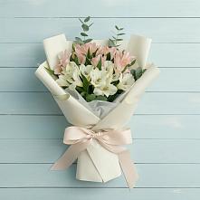 Букет цветов из:  Альстромерии в Самусе