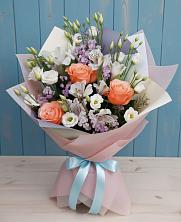 Букет цветов из:  Лизиантусы, Розы, Альстромерии и Гипсофила в Самусе