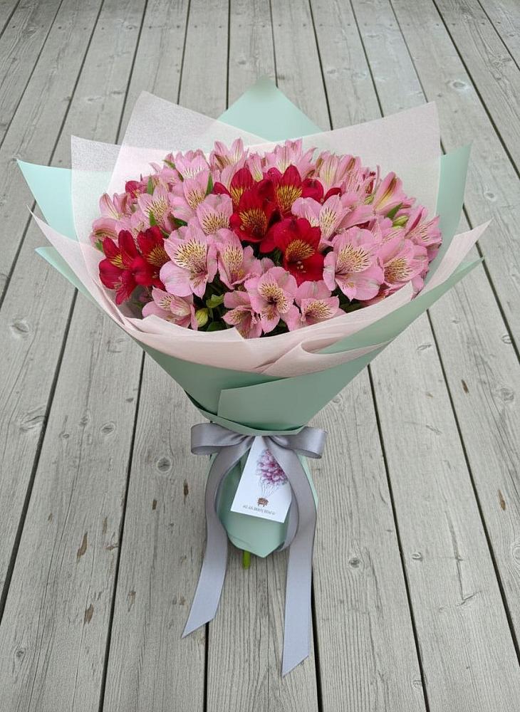 Букет цветов из: Альстромерии в Самусе
