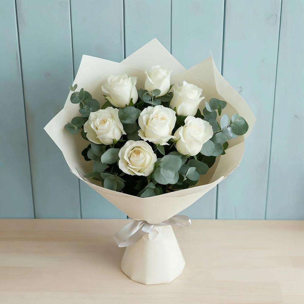 Букет Белые розы в Эвкалипте в Самусе
