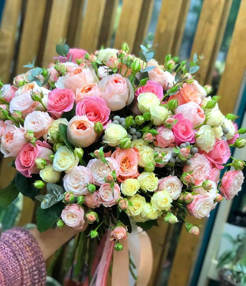 Букет цветов из: Розы в Самусе