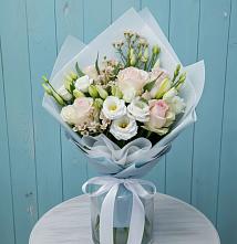 Букет цветов из:  Розы и Лизиантусы в Самусе