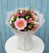 Букет цветов из:  Герберы, Альстромерии и Лизиантусы в Самусе
