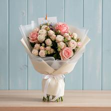 Букет цветов из:  Розы в Самусе