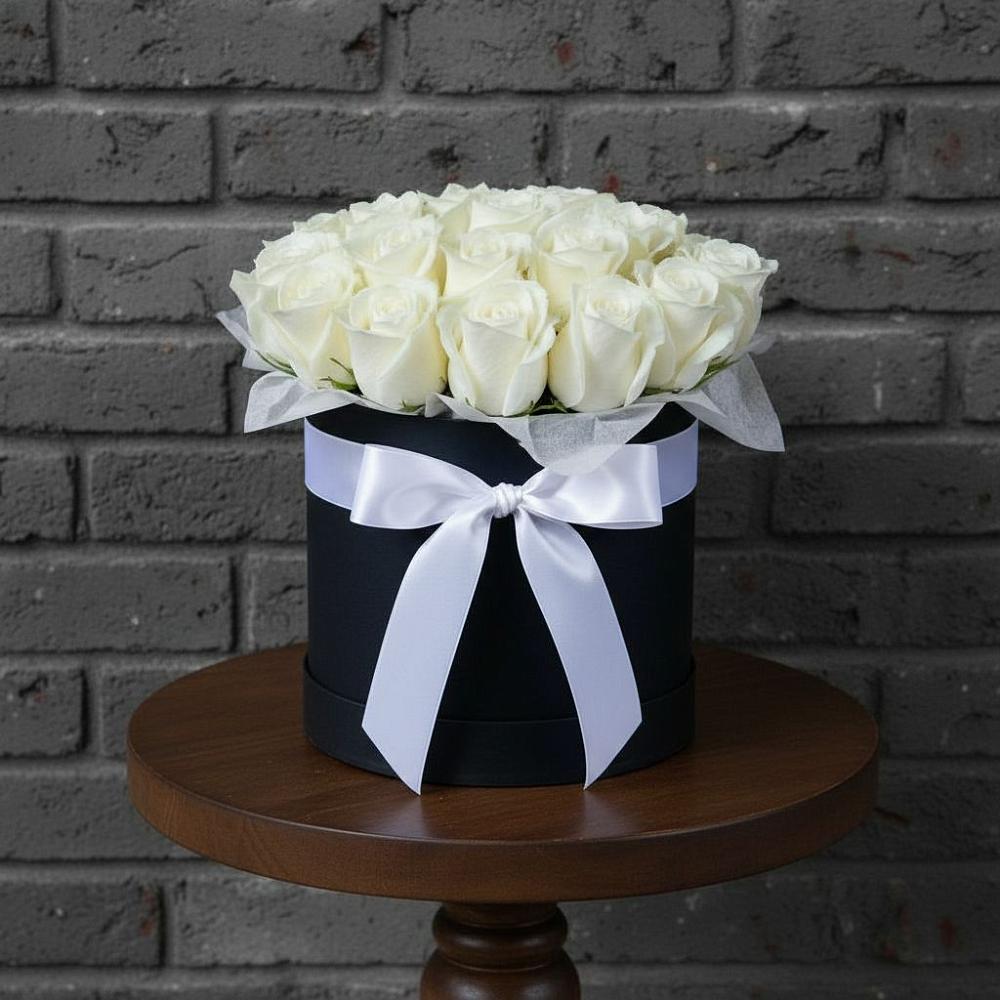 Цветочная композиция из Розы в шляпной коробке в Самусе