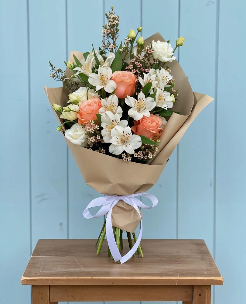 Букет цветов из: Альстромерии, Лизиантусы, Розы и Хризантемы в Самусе