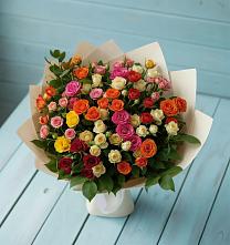 Букет Микс из разноцветных кустовых роз в Самусе