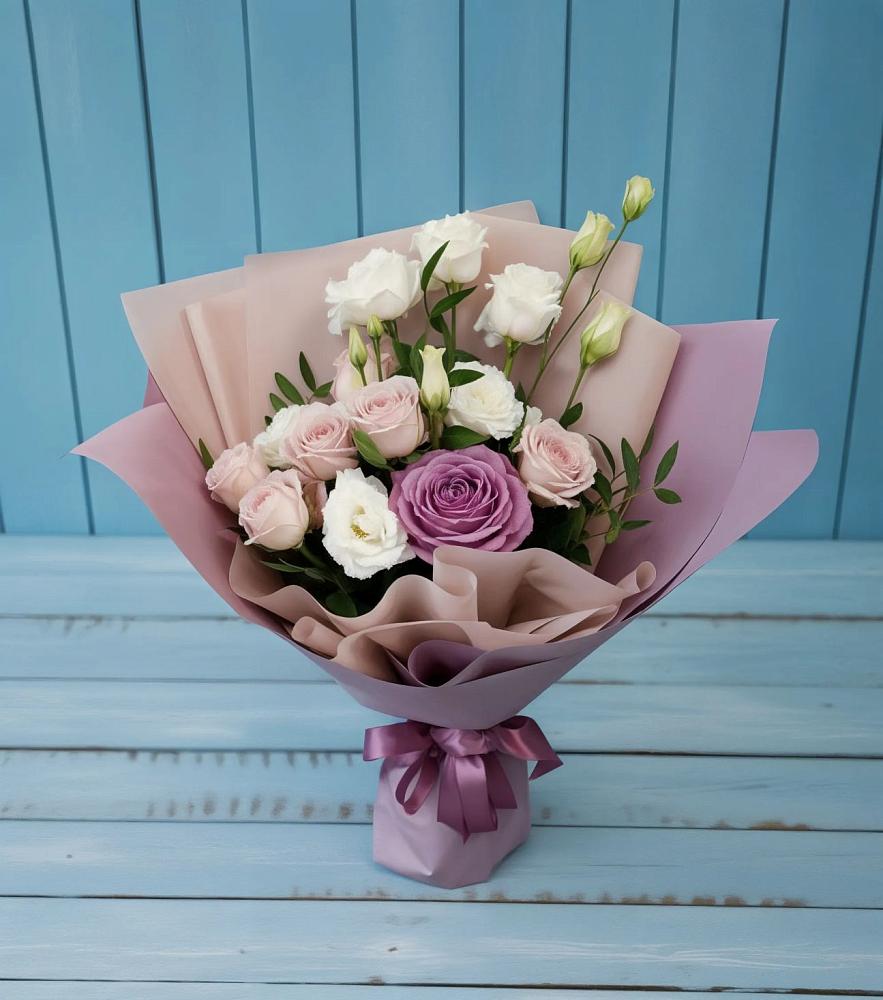 Букет цветов из: Розы и Лизиантусы в Самусе